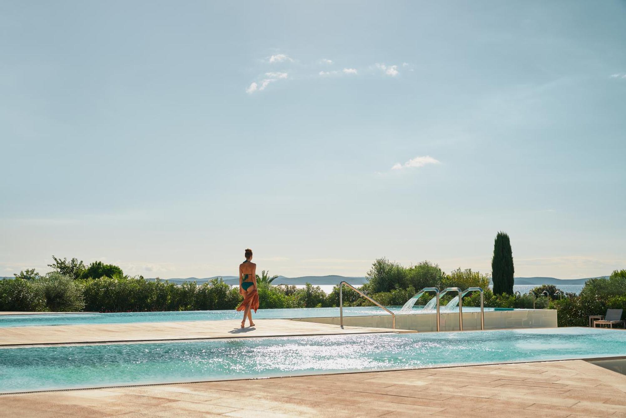 Falkensteiner Hotel & Spa Iadera Petrcane Exterior foto The swimming pool at the hotel