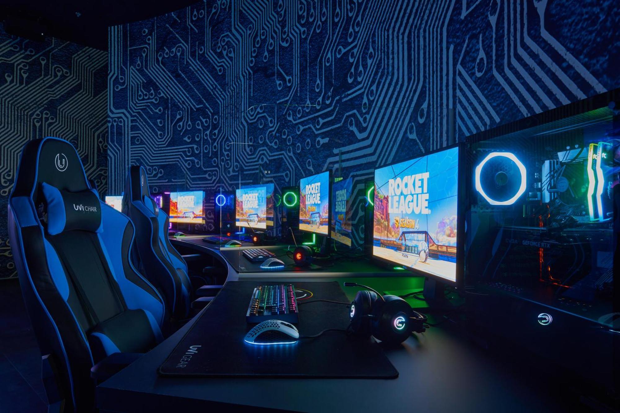 Falkensteiner Hotel & Spa Iadera Petrcane Exterior foto The gaming room at the 2019 Intel Extreme Masters